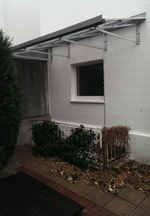 Dacharbeiten whrend der Wohnungssanierung in Mnchengladbach